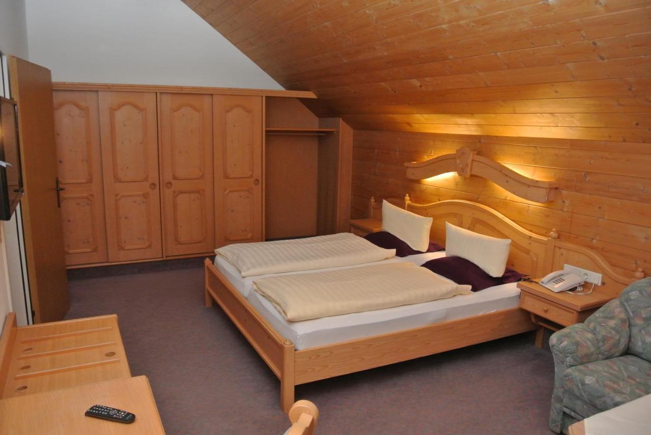 Hotel Gruberhof Innsbruck Igls B&B Room photo
